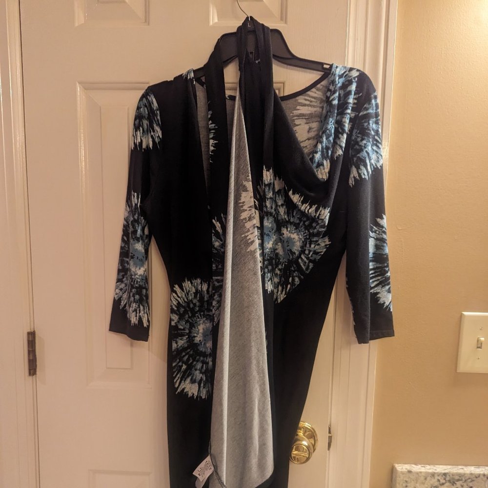 Lularoe Michelle Wrap Dress Size Medium Black with White Starburst Design
